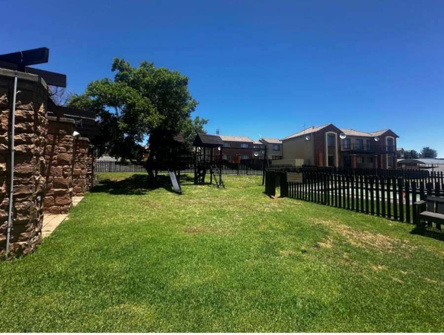 2 Bedroom Property for Sale in Hillside Free State